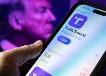 Trump Media stock rallies on Crypto.com partnership news, while DJT shares remain stuck in a sharp decline.