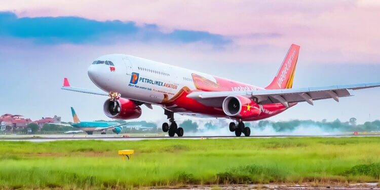 Airbus Lands VietJet Jet Deal as Tariff Talks Loom