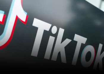Close-up of the TikTok logo featuring a stylized musical note in red and blue colors.